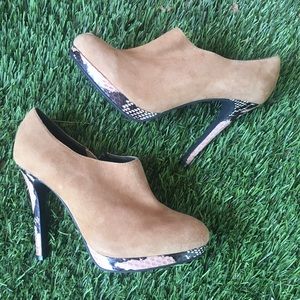 NWOT Shoes of Prey Beige booties